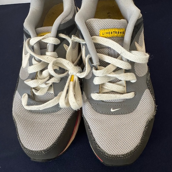 Nike Shoes - Vintage Women’s Nike Air Sunrise Livestrong 2012 Size 7